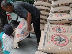 Kerek Kapasitas, Semen Padang Bangun Pabrik