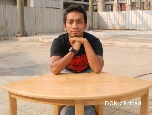 Didi sulap kayu bekas menjadi furnitur & CPU komputer