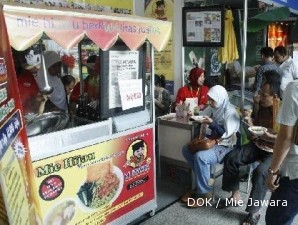 Mengulur laba mi hijau hasil olahan sayuran 