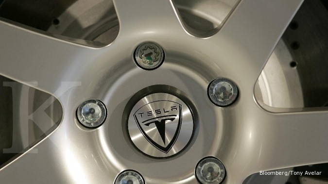 Pilihan saham motor tesla