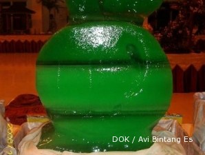 Memahat bongkahan laba dari es balok