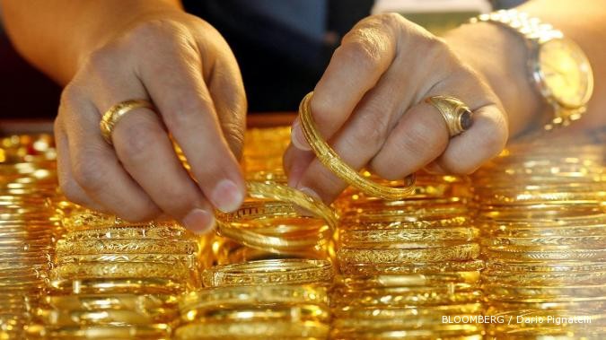 Operation Twist menyebabkan harga emas terpuruk