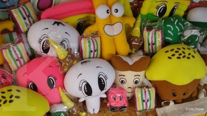 Merajut untung nan legit dari boneka berbentuk kue