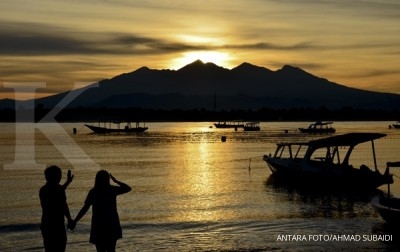 Kebakaran lahan terjadi di Gunung Rinjani Kebakaran lahan terjadi di Gunung Rinjani