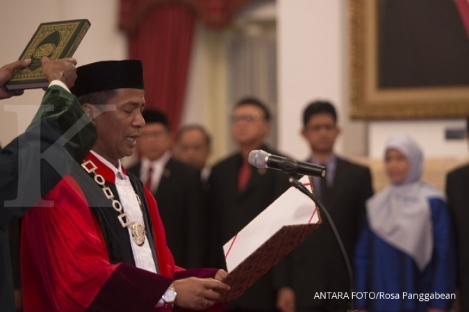 Jadi hakim MK, Saldi tanggalkan banyak jabatan Jadi hakim MK, Saldi tanggalkan banyak jabatan