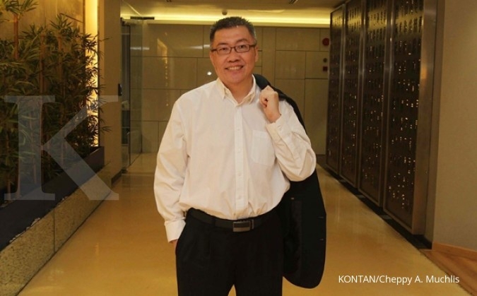 Hendra Martono, jadi pedagang dan peternak saham Hendra Martono, jadi pedagang dan peternak saham