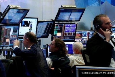 Wall Street longsor di tengah gejolak Trump Wall Street longsor di tengah gejolak Trump