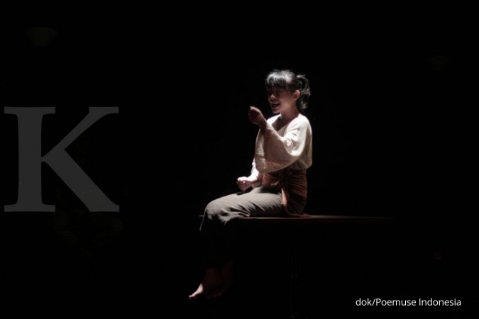 Poemuse racik Senandika dari puisi, lagu, tari Poemuse racik Senandika dari puisi, lagu, tari