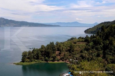 Danau Toba dilirik tiga investor resor lokal Danau Toba dilirik tiga investor resor lokal