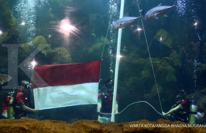HUT RI, Ancol kibarkan bendera di dalam air HUT RI, Ancol kibarkan bendera di dalam air