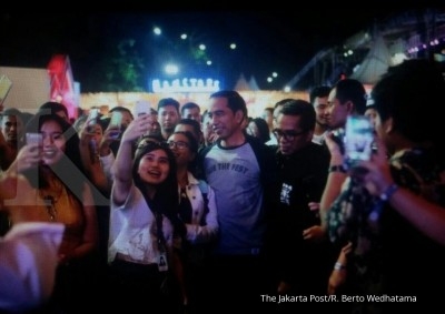 Jokowi joins 'We The Fest' crowd on Friday Jokowi joins 'We The Fest' crowd on Friday