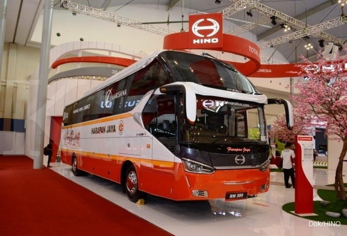 Hino perkenalkan Bus RM 380 di GIIAS 2017 Hino perkenalkan Bus RM 380 di GIIAS 2017