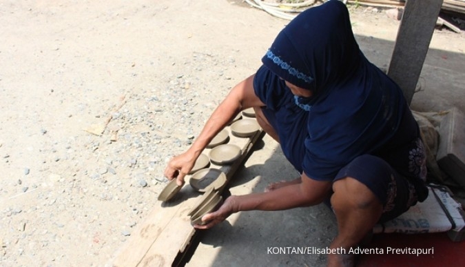 Proses Pembuatan Keramik Khas Plered 