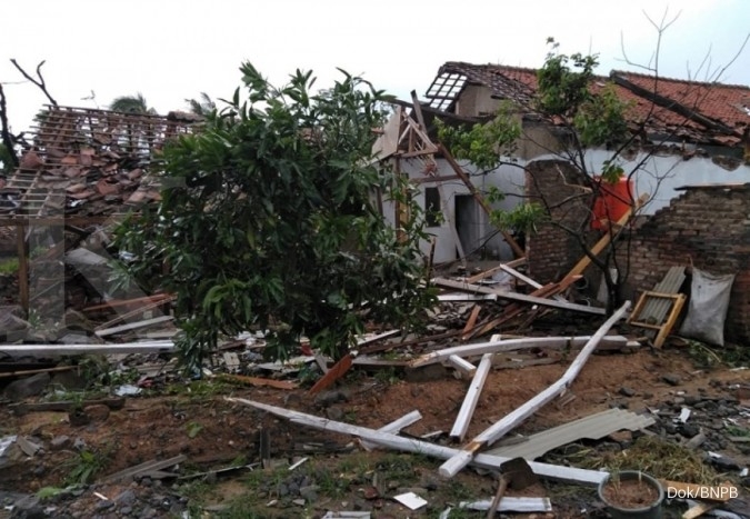 Puting Beliung Hancurkan Ratusan Rumah Di Rancaekek Bandung Puting Beliung Hancurkan Ratusan Rumah Di Rancaekek Bandung