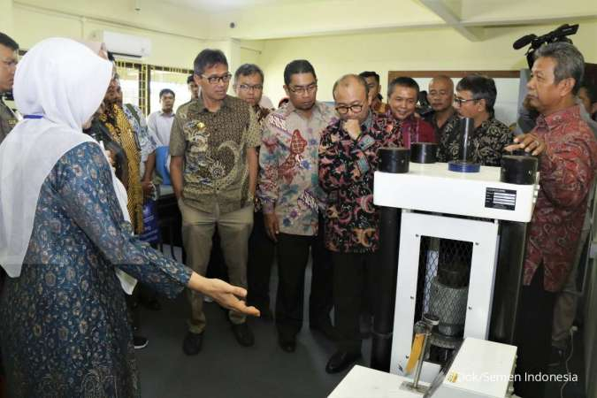 Semen Indonesia Revitalisasi Laboratorium Teknik Sipil Universitas Bung Hatta Sumatera Barat