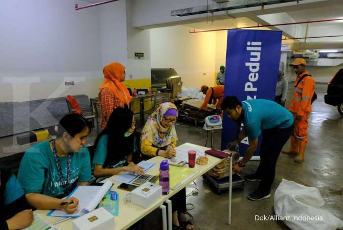 Konsistensi Allianz Indonesia Terhadap Kelestarian Lingkungan melalui Program CSR Bank Sampah Gusling