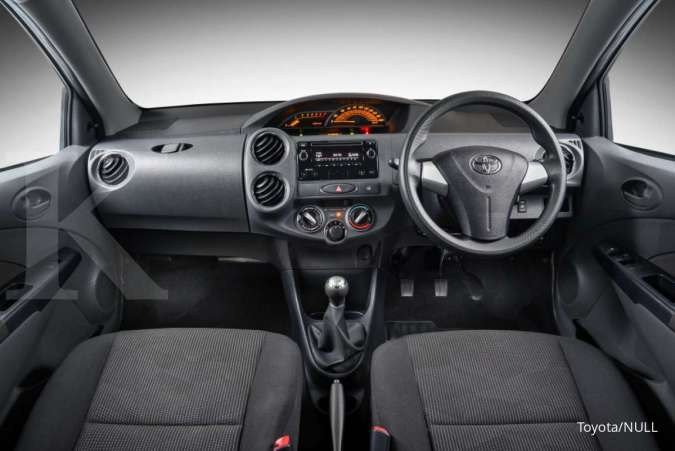 Interior Toyota Etios Valco (kontan.co.id)