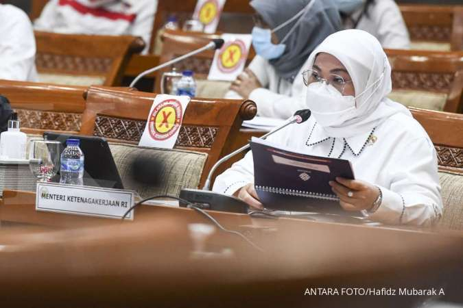 Menaker Sebut 29 12 Juta Angkatan Kerja Terdampak Pandemi Covid 19<script async src=