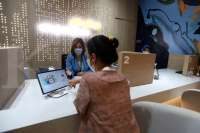 Cabang Fisik Bank Semakin Berkurang 