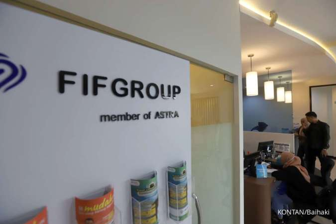Suasana pelayanan nasabah di Kantor Cabang FIFGroup, Depok