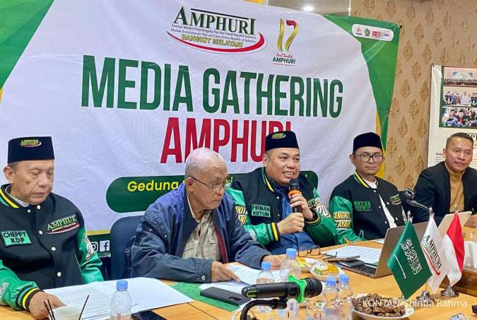 Asosiasi Muslim Penyelenggara Haji dan Umrah Republik Indonesia (AMPHURI)