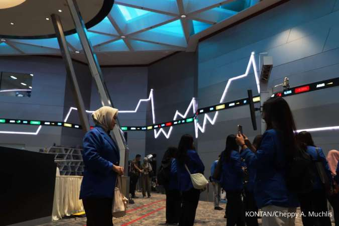 IHSG Turun 0,40% Hari Ini (22/8), Saham AMMN, BMRI, EMTK Banyak Diburu Asing