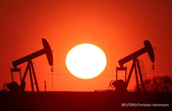 Transaksi US$500 Juta Terjadi Menjelang Pernyataan Trump, Harga Minyak Anjlok Tajam